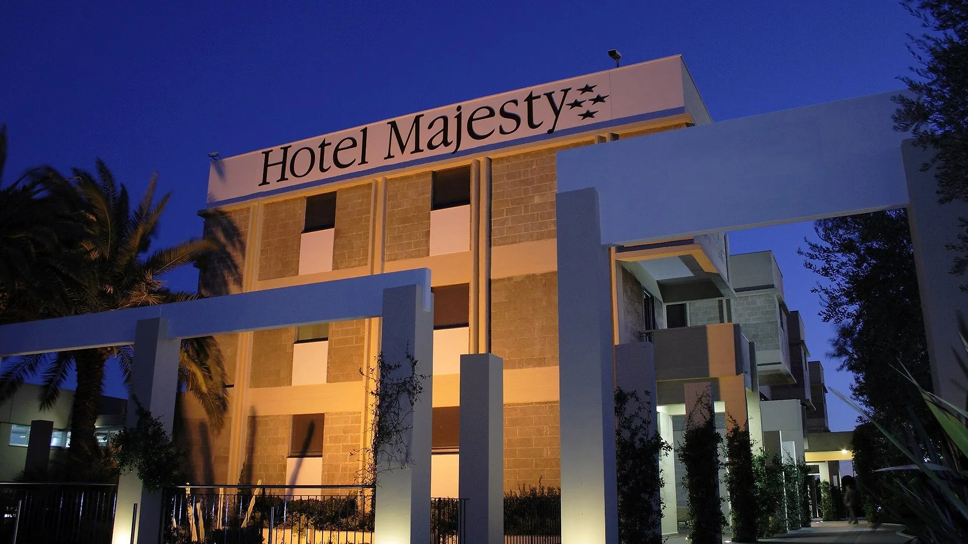 Hotel Majesty Бари